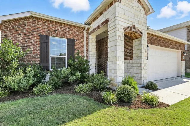 $299,999 | 5605 Apple Grove Way, Fort Worth, TX 76123