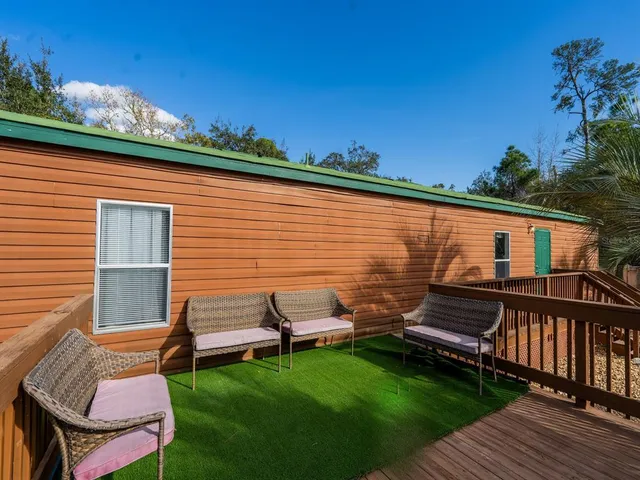 a view of a porch of the house