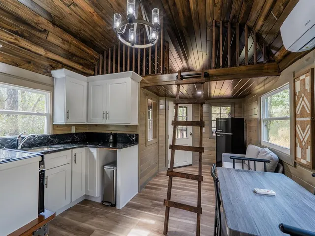 $1,599,000 | 5600 Northeast Nfr 5 Silver Springs, Silver Springs, FL 34488