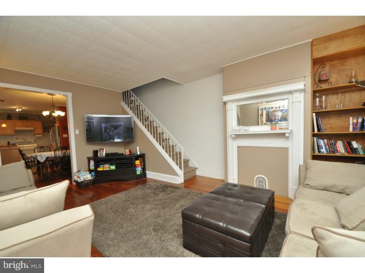 331 Rector Street Philadelphia, PA 19128 - Photo 6 of 19 Living Room