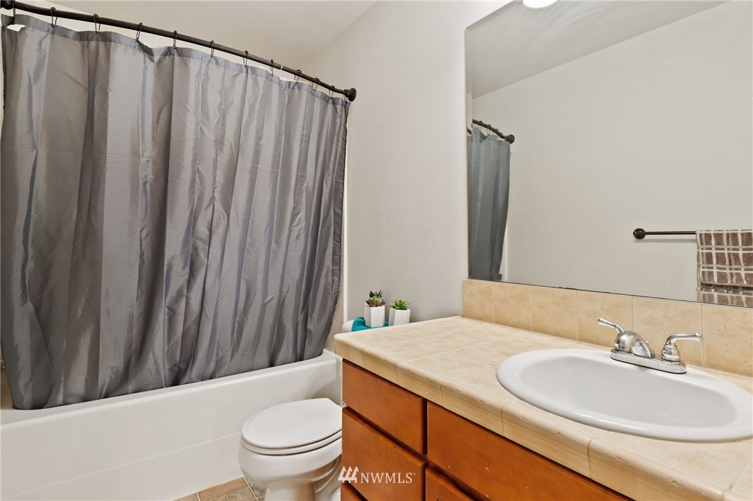 17800 19th Avenue Southeast, Unit 15 Bothell, WA 98012 - Photo 20 of 31 Gallery Image 20