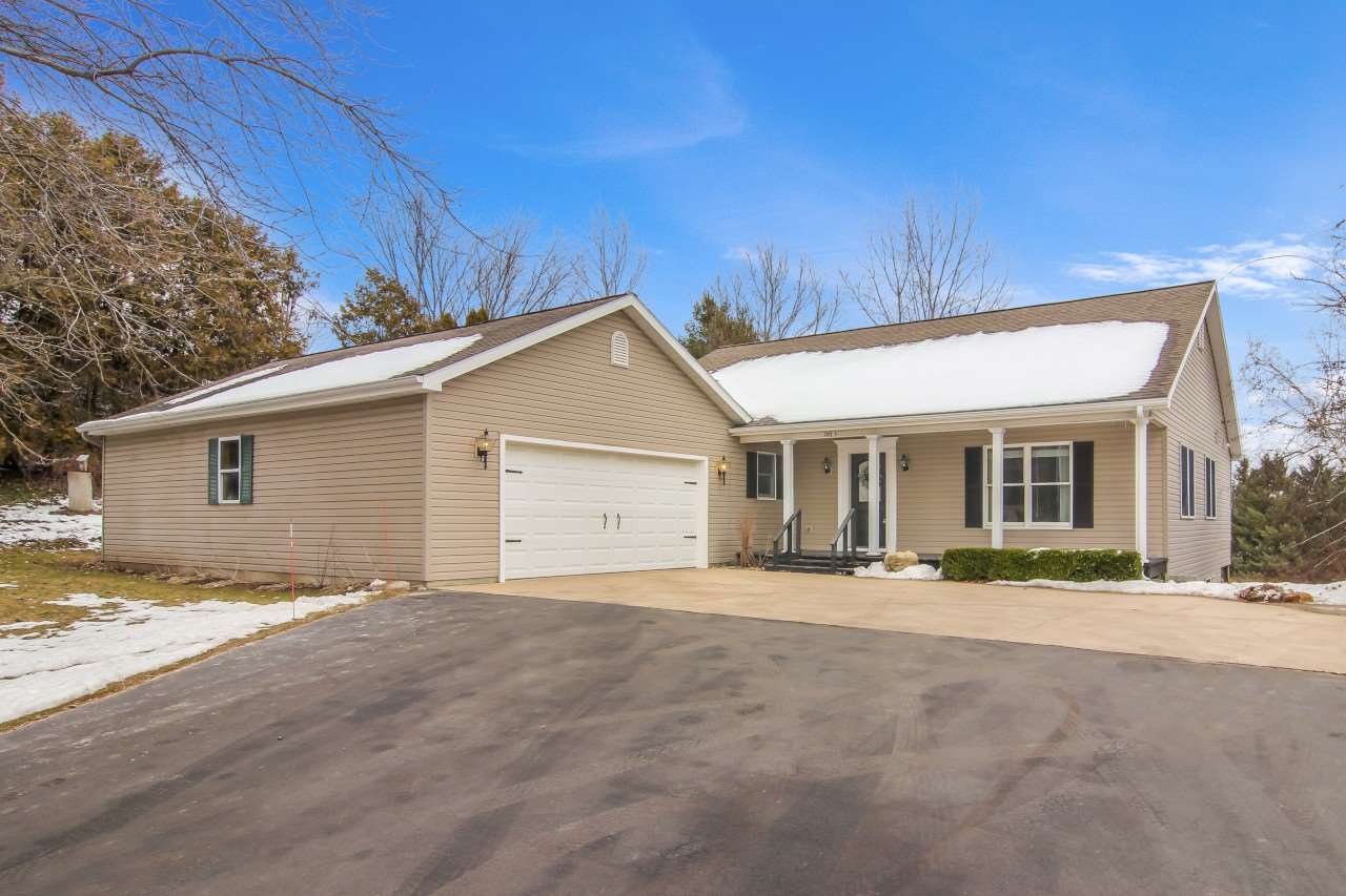 3800 Zimmerman Road Traverse City, MI 49685 - Photo 1 of 45 1883307.JPG