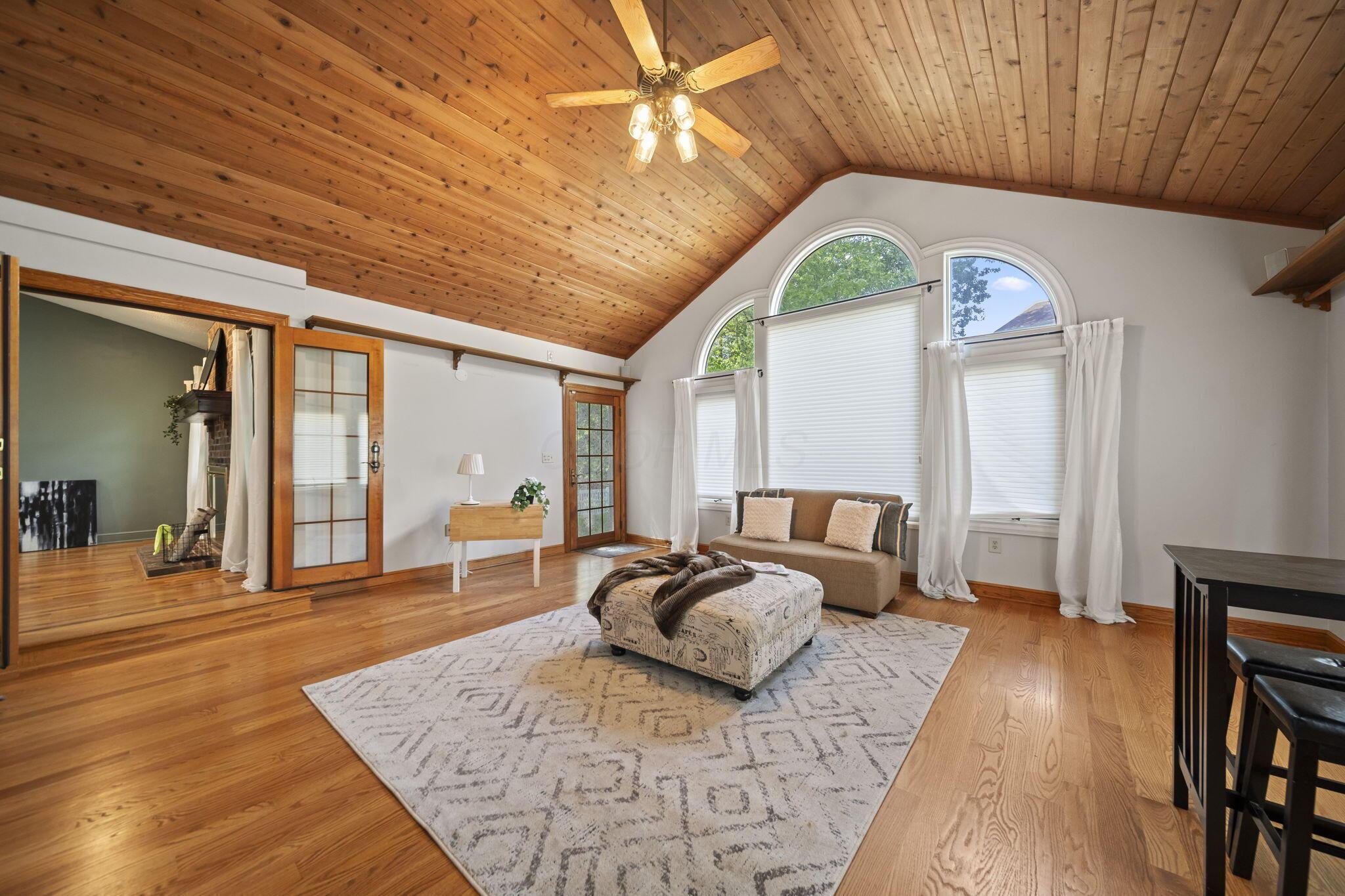 5062 Broadview Road Columbus, OH 43230 - Photo 20 of 45 Great Room