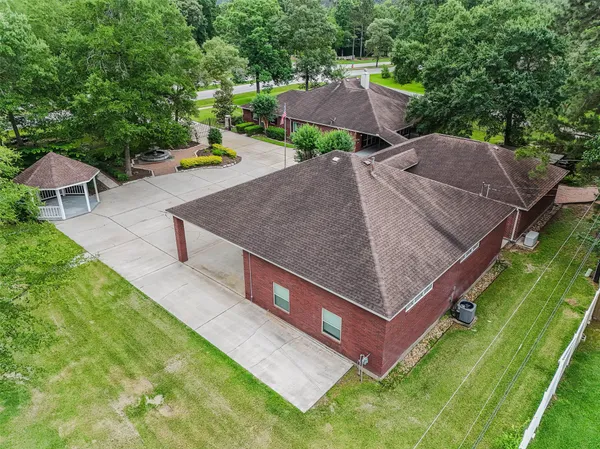 $750,000 | 700 Carriage Hills Boulevard, Conroe, TX 77384