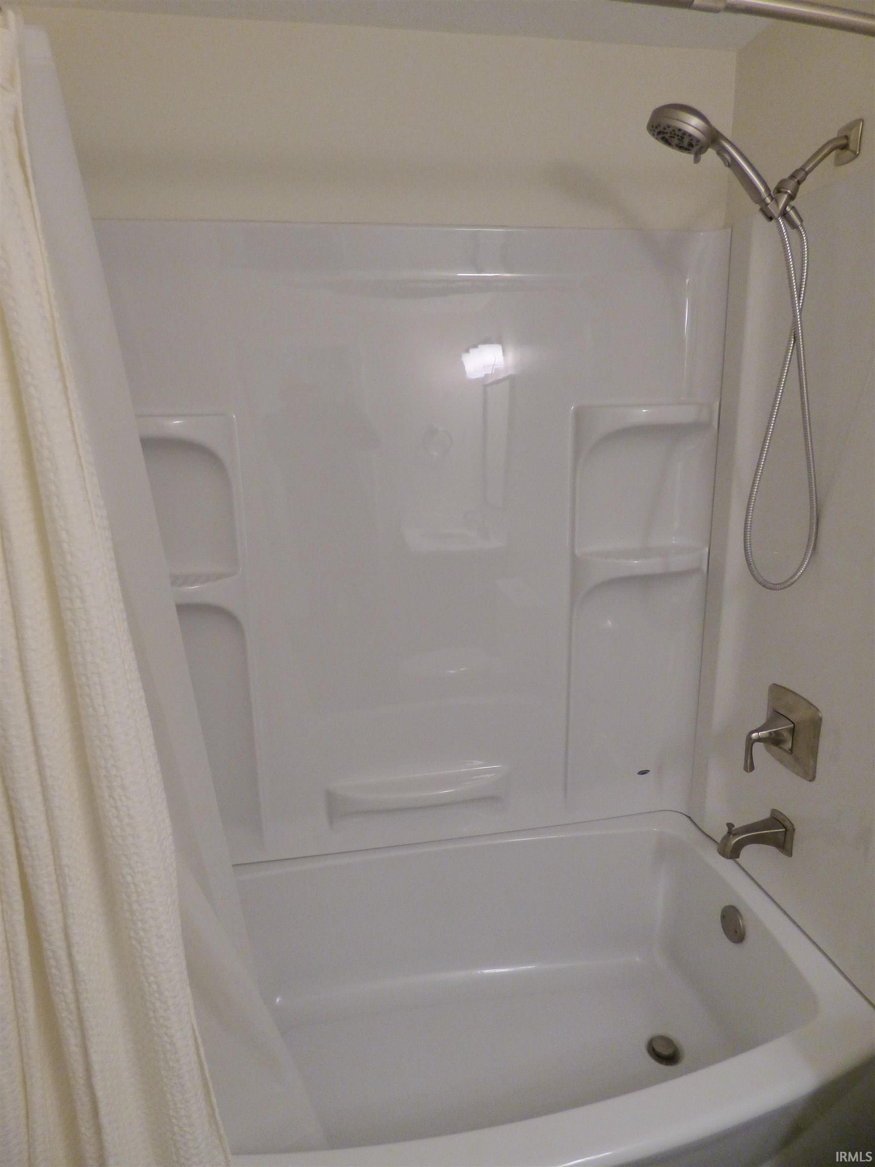 55075 Sundown Road South Bend, IN 46628 - Photo 13 of 26