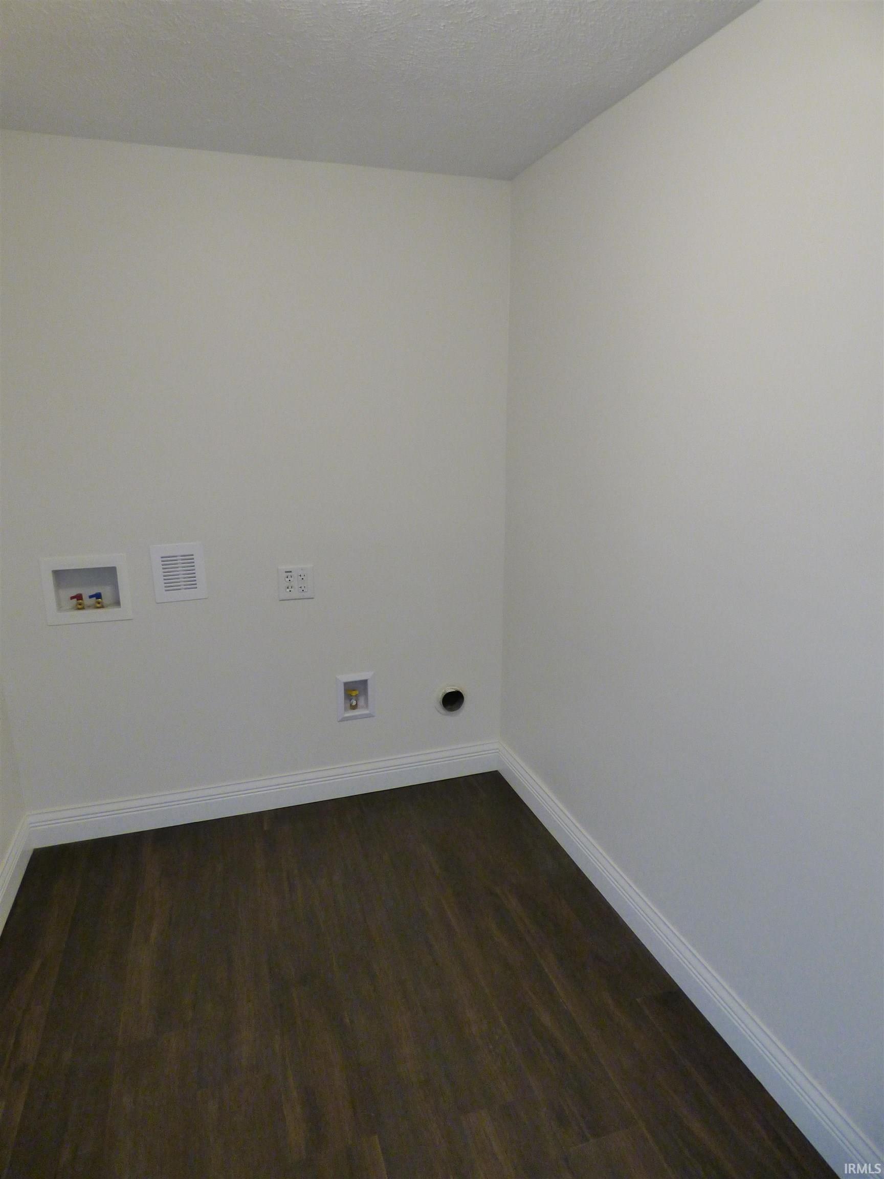 55075 Sundown Road South Bend, IN 46628 - Photo 5 of 26