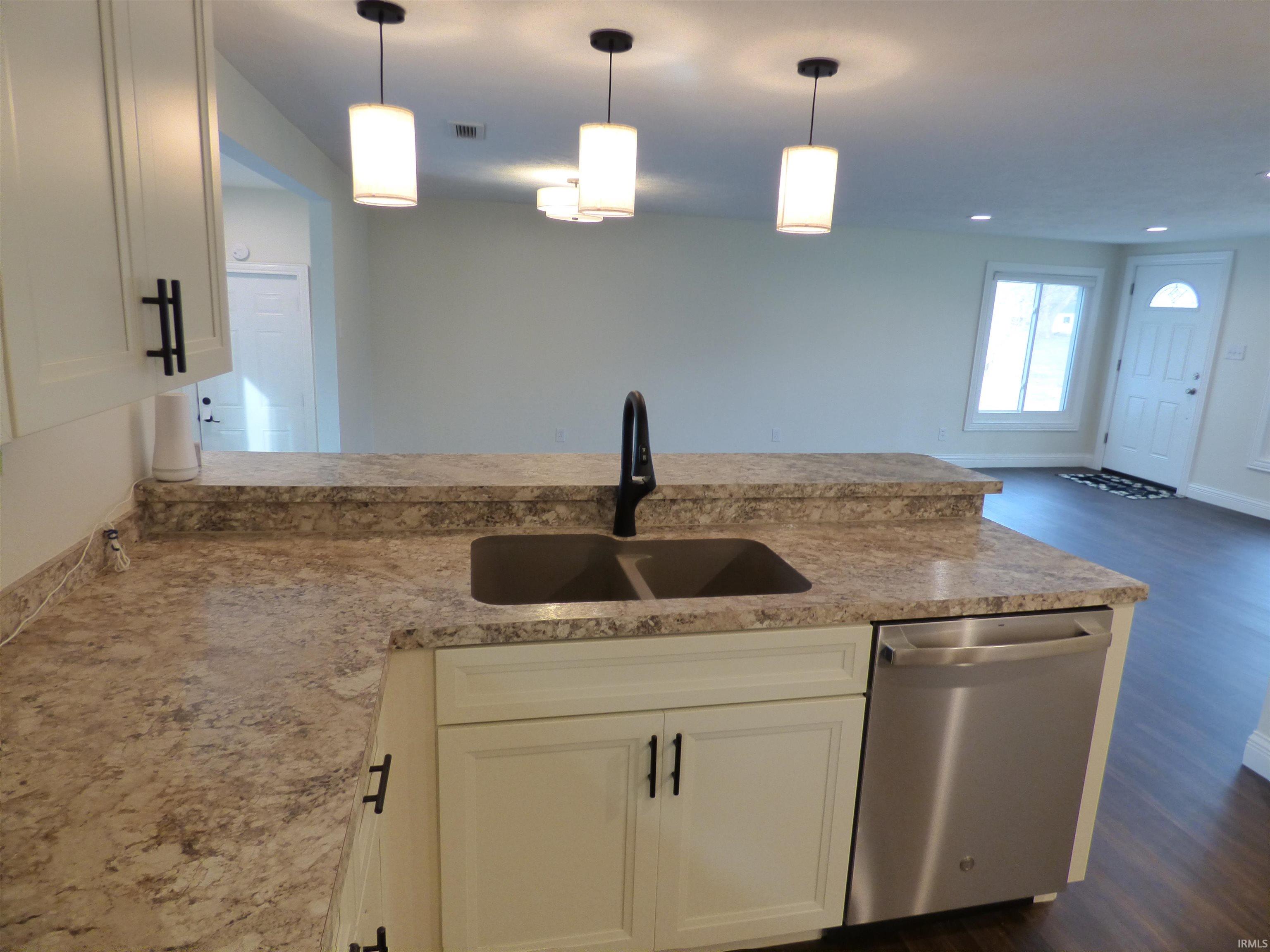 55075 Sundown Road South Bend, IN 46628 - Photo 7 of 26