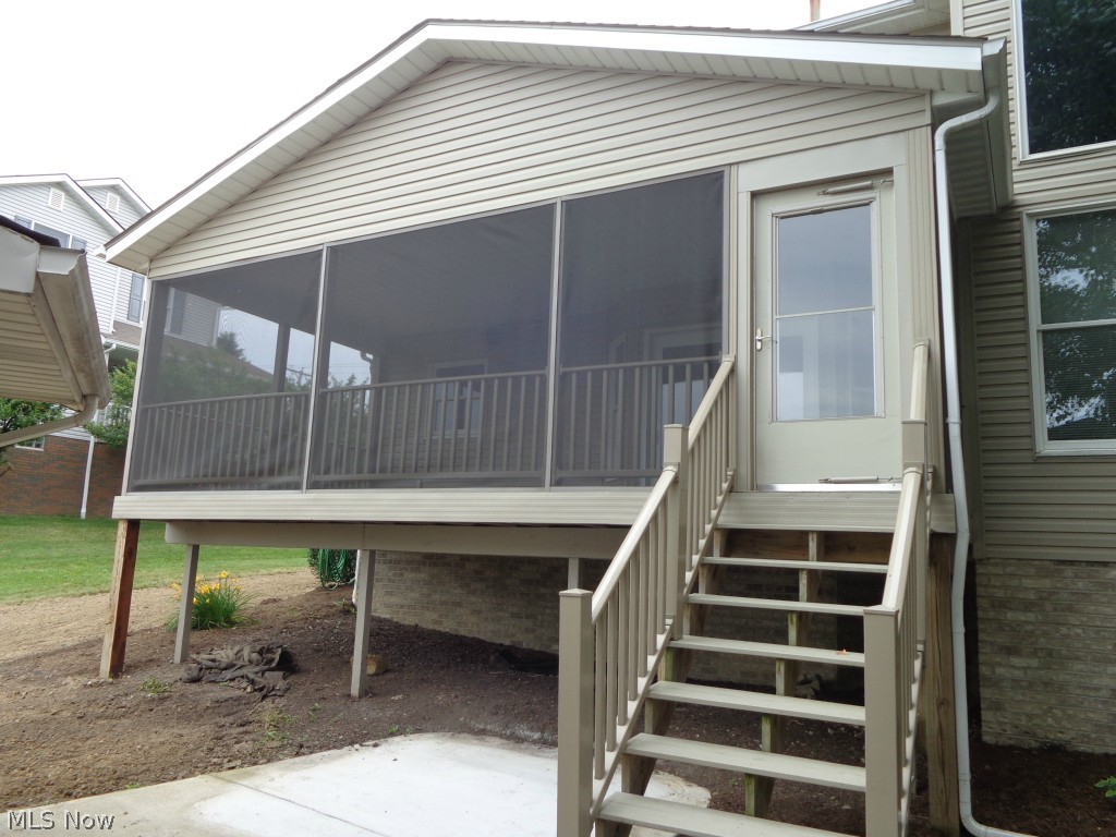 6029 Navarre Road Southwest Canton, OH 44706 - Photo 4 of 22