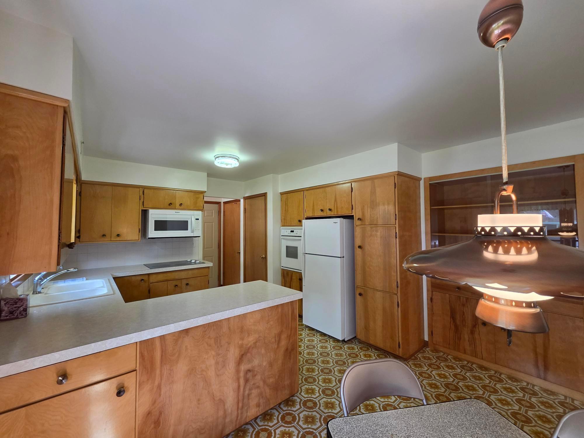 2202 Windsor Road Albert Lea, MN 56007 - Photo 5 of 44