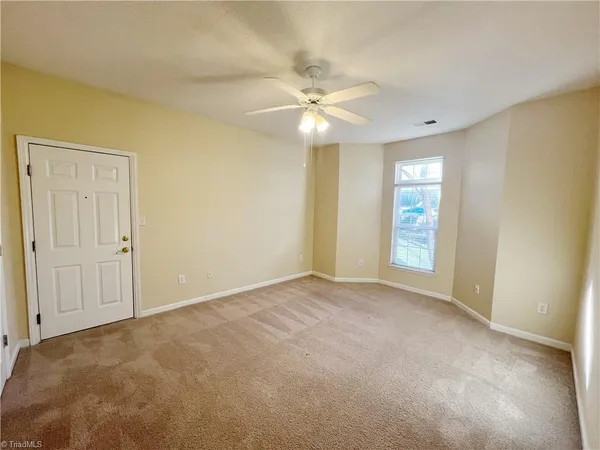 $1,600 | 3001 Greystone Point, Unit F, Greensboro, NC 27410