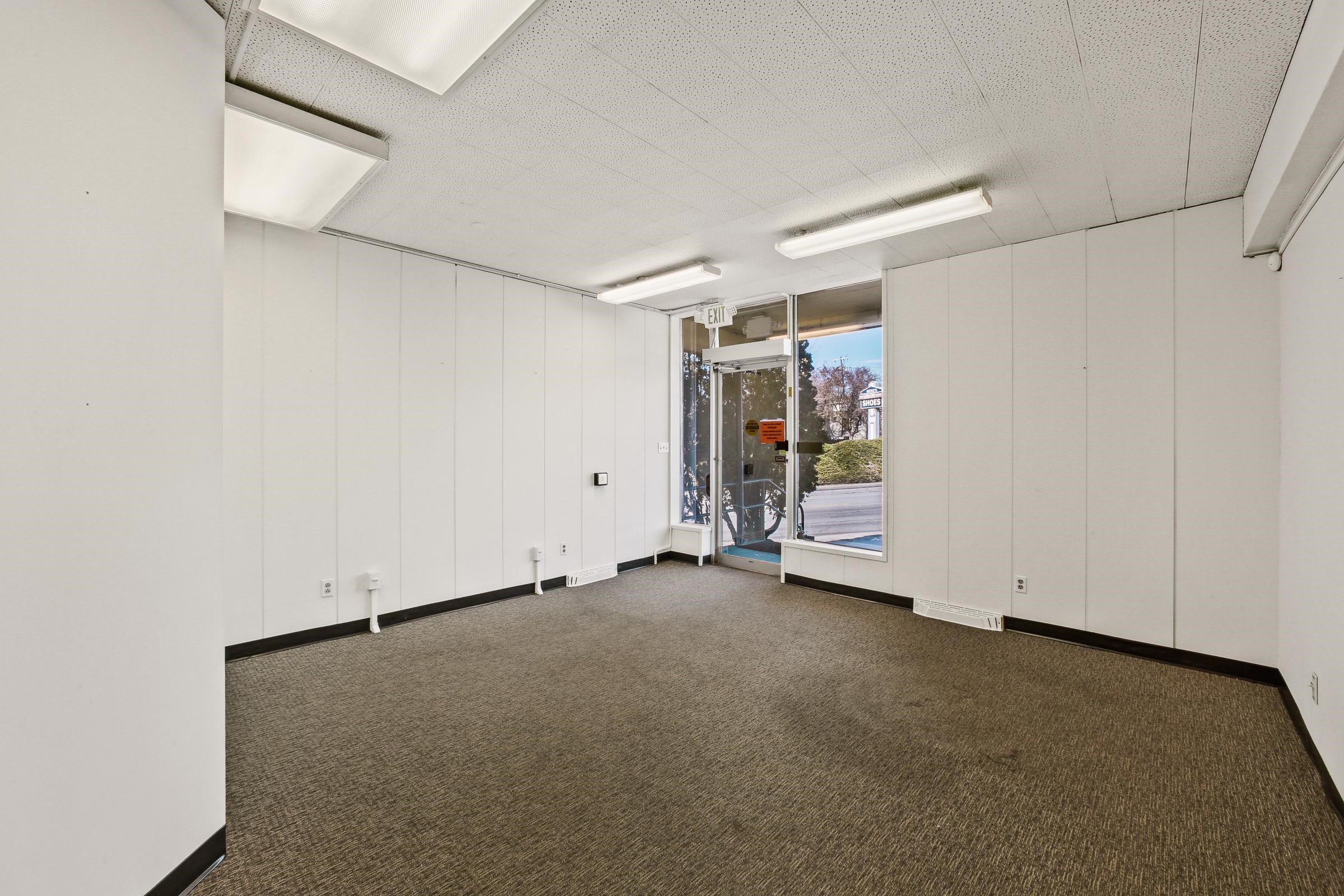 920 East Wolverton Court Spokane, WA 99207 - Photo 5 of 24