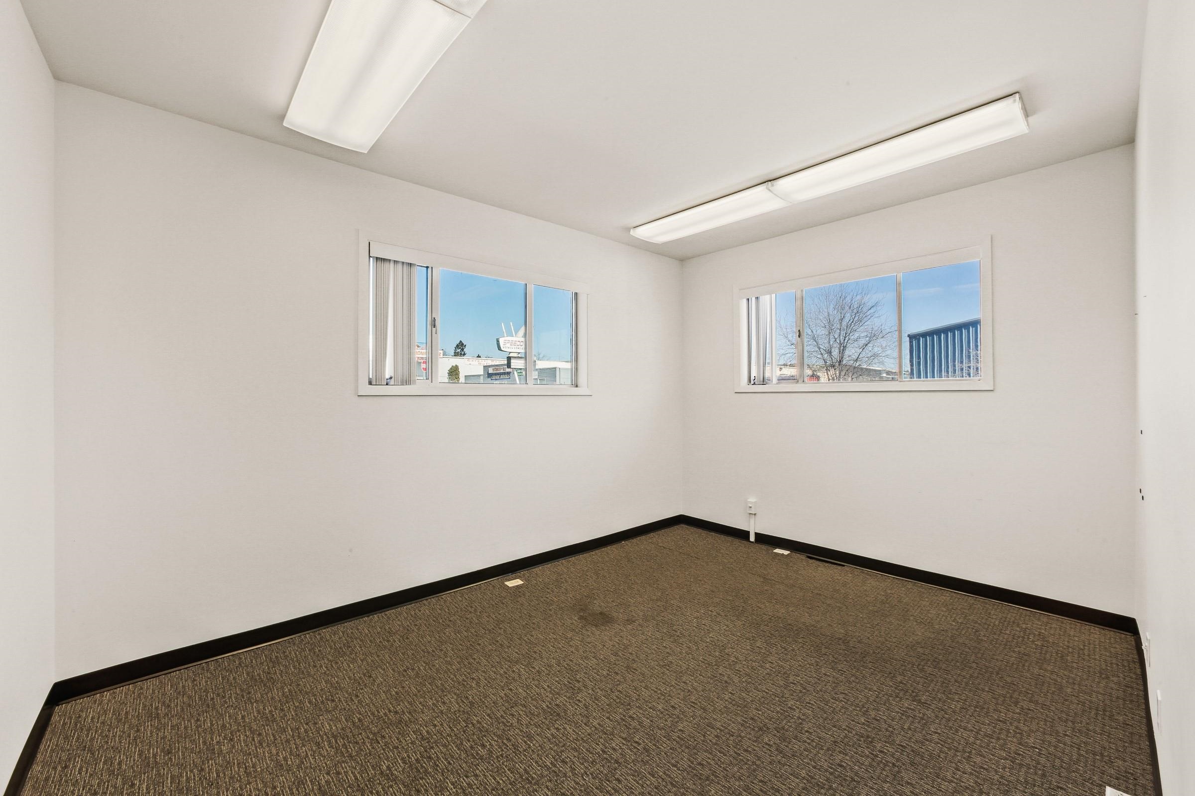 920 East Wolverton Court Spokane, WA 99207 - Photo 8 of 24