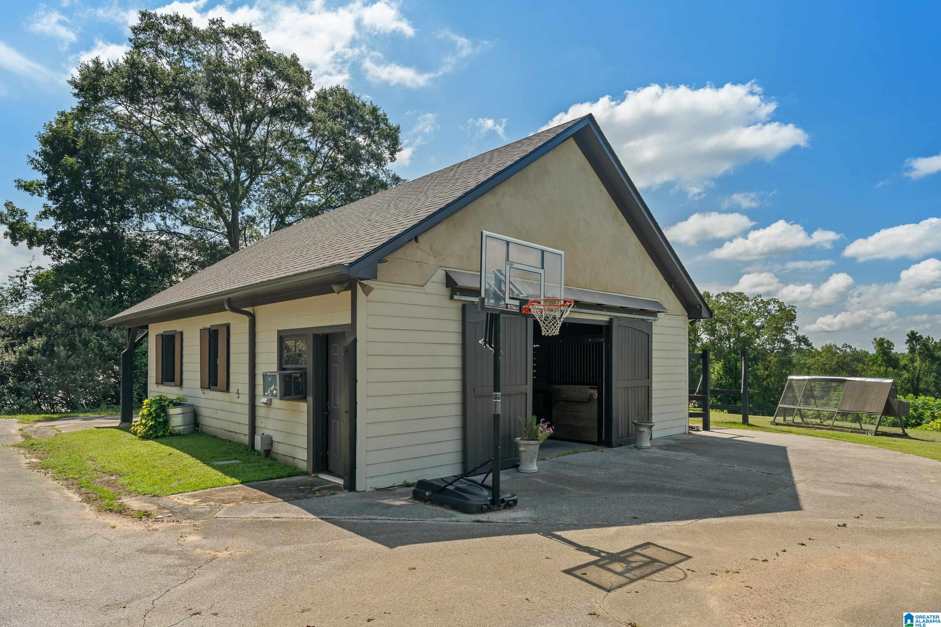 3219 Karl Daly Road Birmingham, AL 35210 - Photo 13 of 100