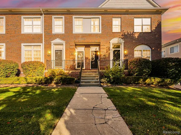 $1,750 | 14520 Vauxhall Drive, Sterling Heights, MI 48313