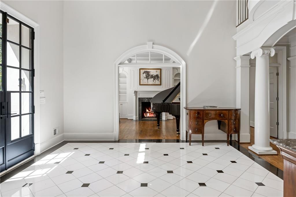 4777 Riverview Road Northwest Sandy Springs, GA 30327 - Photo 17 of 65 Gallery Image 17