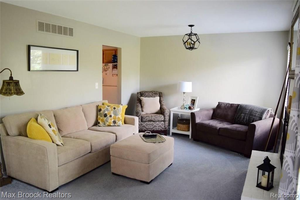 763 Oak Brook Ridge Drive, Unit 118 Rochester Hills, MI 48307 - Photo 6 of 14