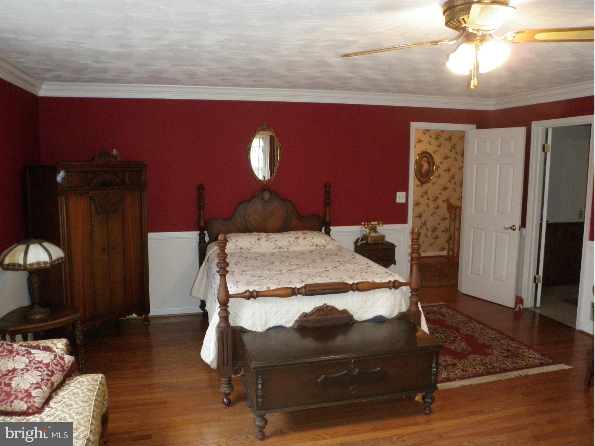 1608 Colony Road Pasadena, MD 21122 - Photo 20 of 30 Second floor Master bedroom