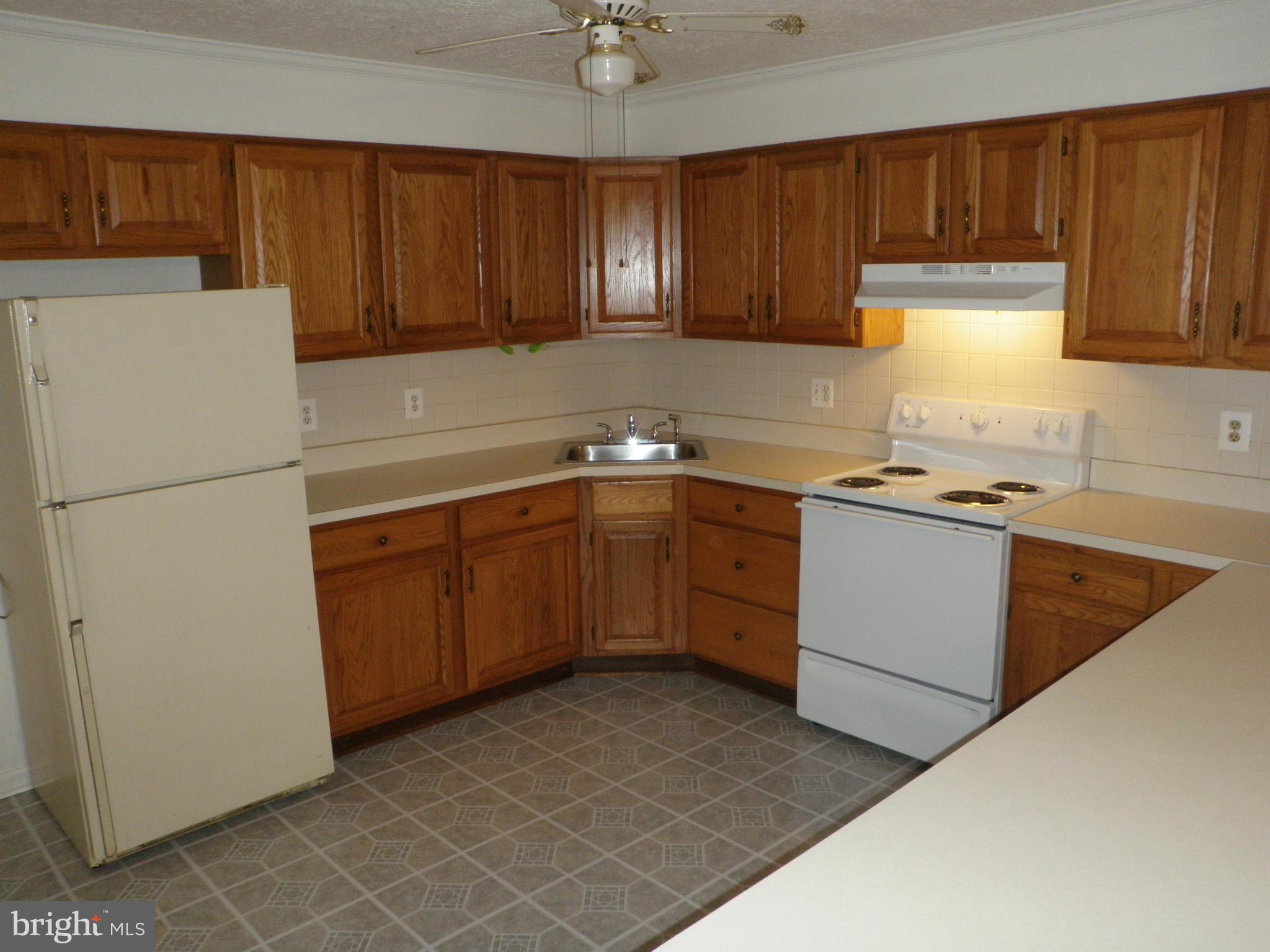 1608 Colony Road Pasadena, MD 21122 - Photo 26 of 30 In law / Au pair suite