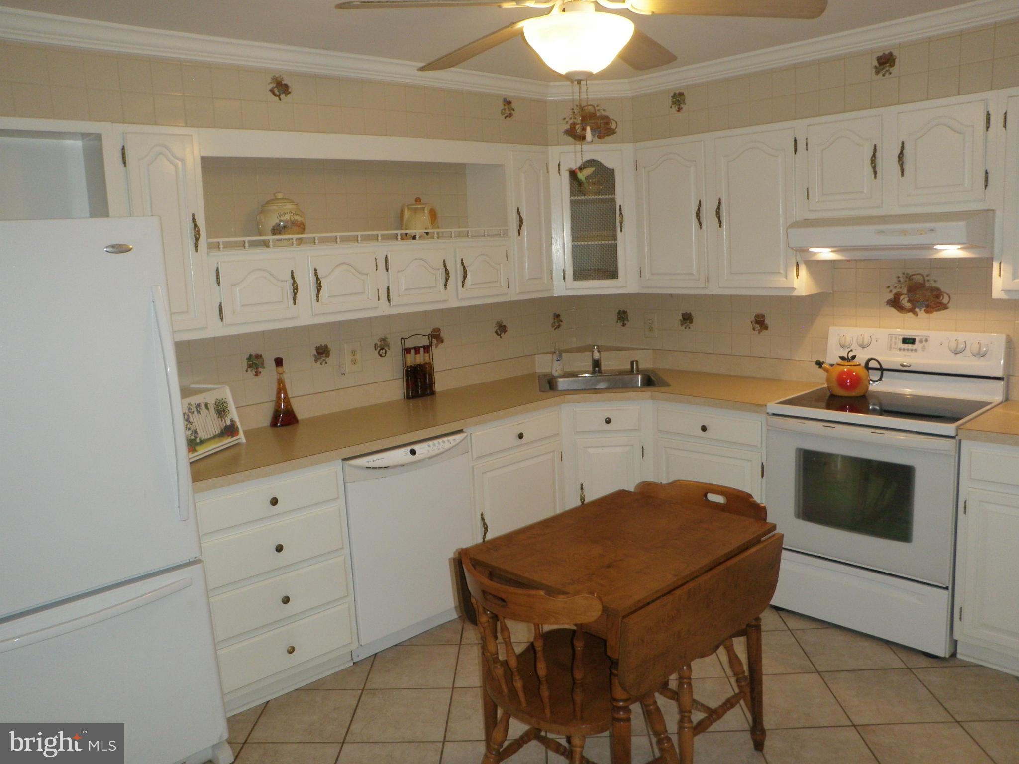 1608 Colony Road Pasadena, MD 21122 - Photo 10 of 30 Kitchen