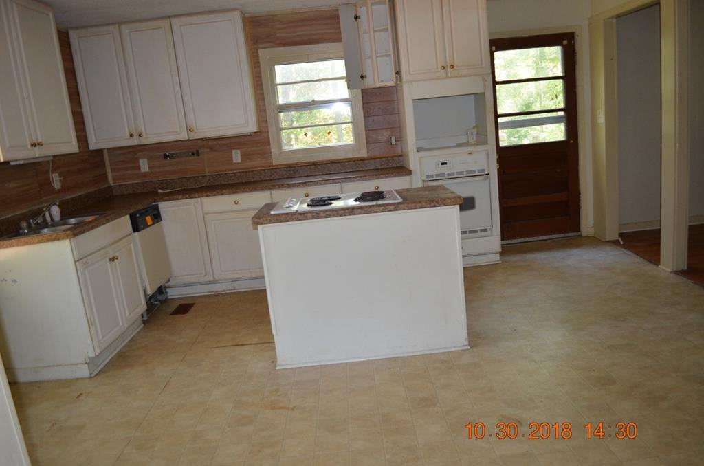 275 Jackson Lindsey Road Forsyth, GA 31029 - Photo 12 of 16 a view of a kitchen with window
