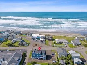 $319,000 | 3310 Northwest Jetty Avenue, Lincoln City, OR 97367