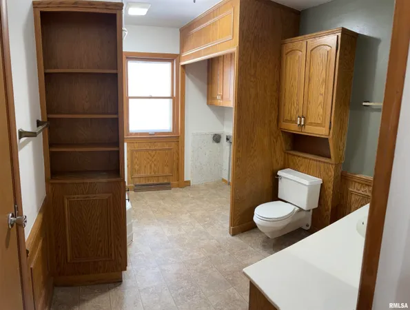 $235,000 | 1913 South Main Street, Eureka, IL 61530