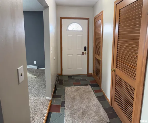 $245,000 | 1913 South Main Street, Eureka, IL 61530