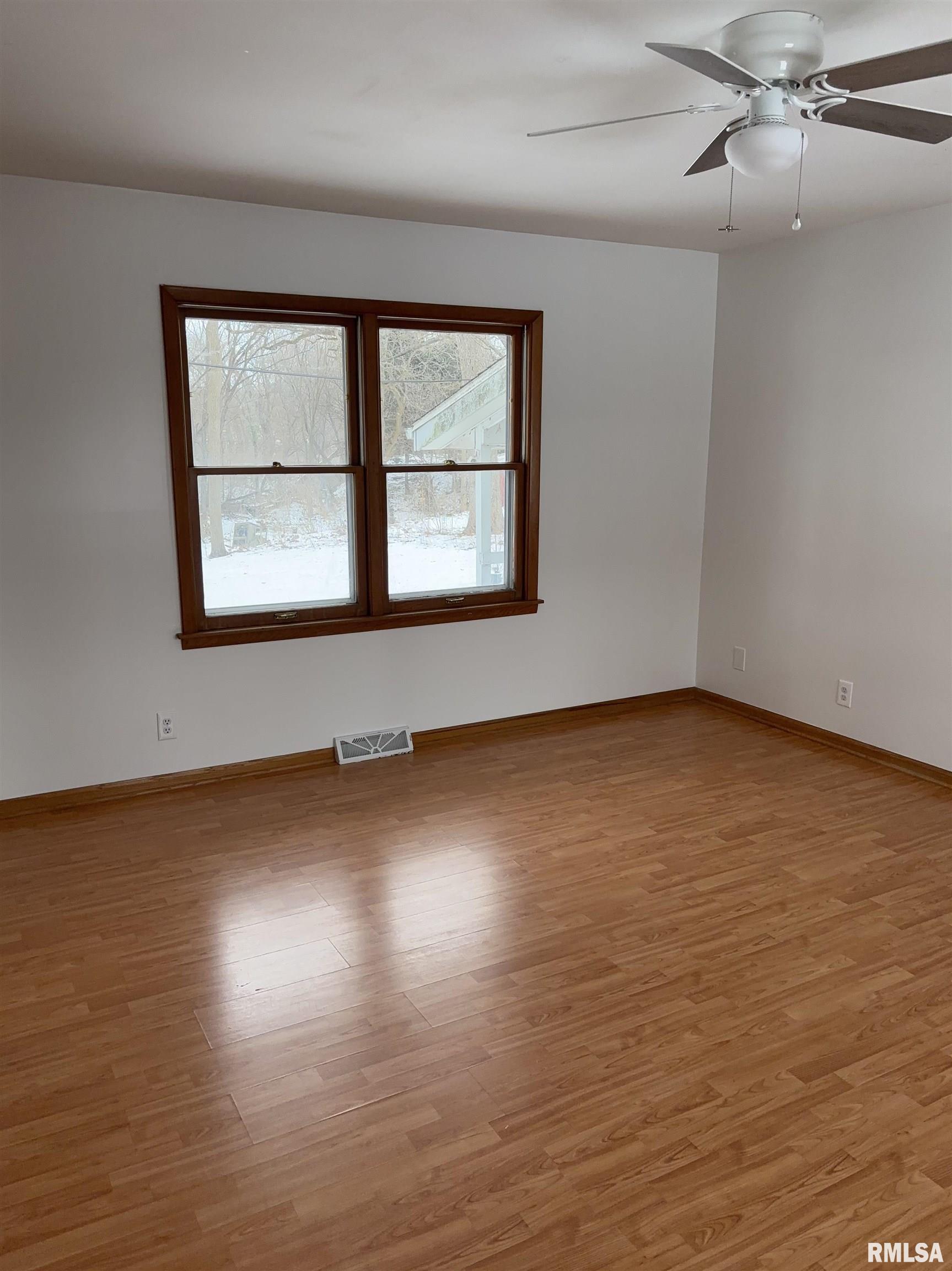 1913 South Main Street Eureka, IL 61530 - Photo 10 of 19