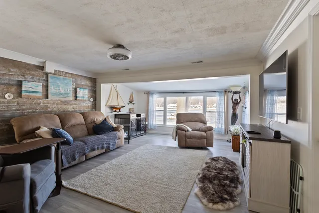 $409,000 | 1304 River Terrace Drive, Johnsburg, IL 60051