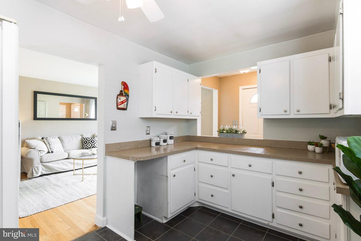 8120 Ridgely Oak Road Baltimore, MD 21234 - Photo 11 of 30