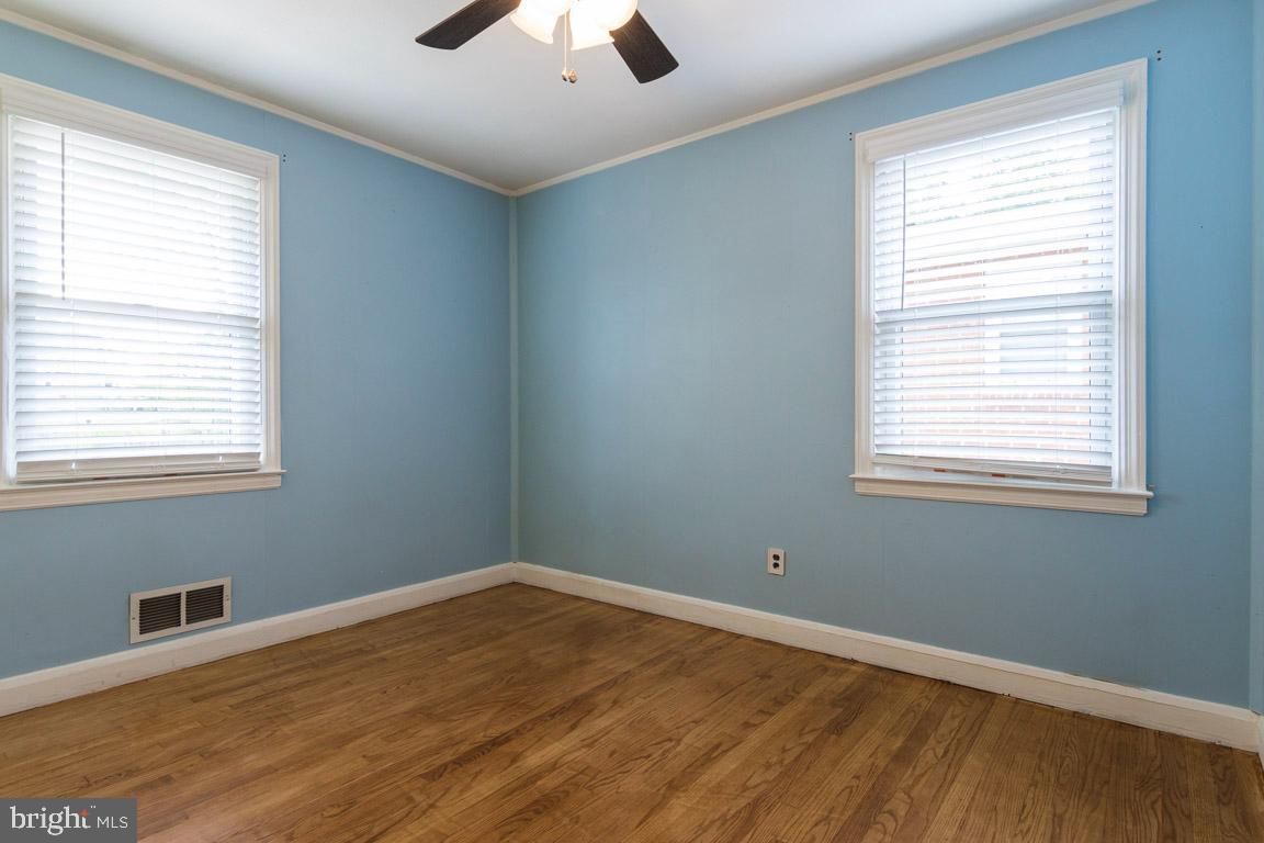 8120 Ridgely Oak Road Baltimore, MD 21234 - Photo 18 of 30
