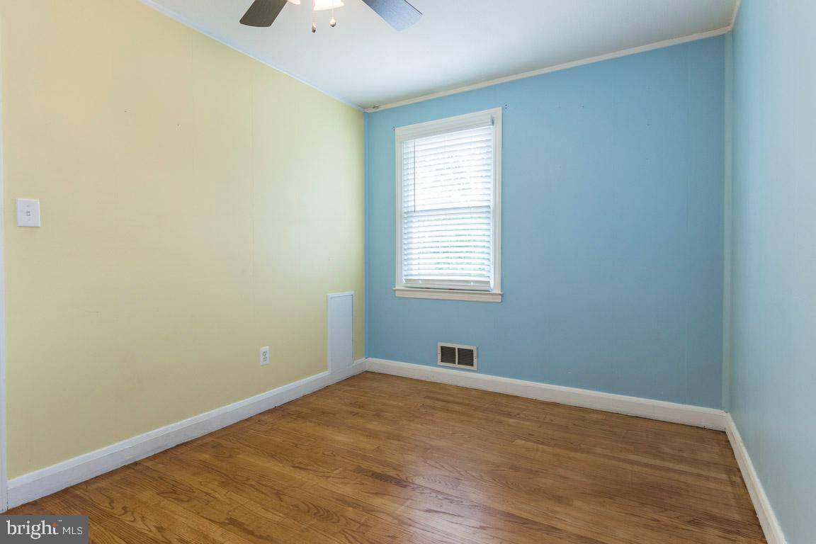 8120 Ridgely Oak Road Baltimore, MD 21234 - Photo 19 of 30