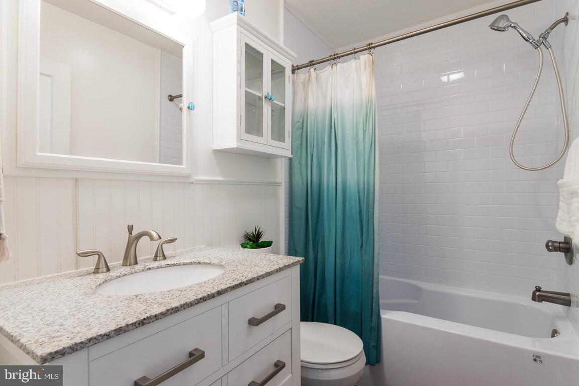 8120 Ridgely Oak Road Baltimore, MD 21234 - Photo 3 of 30