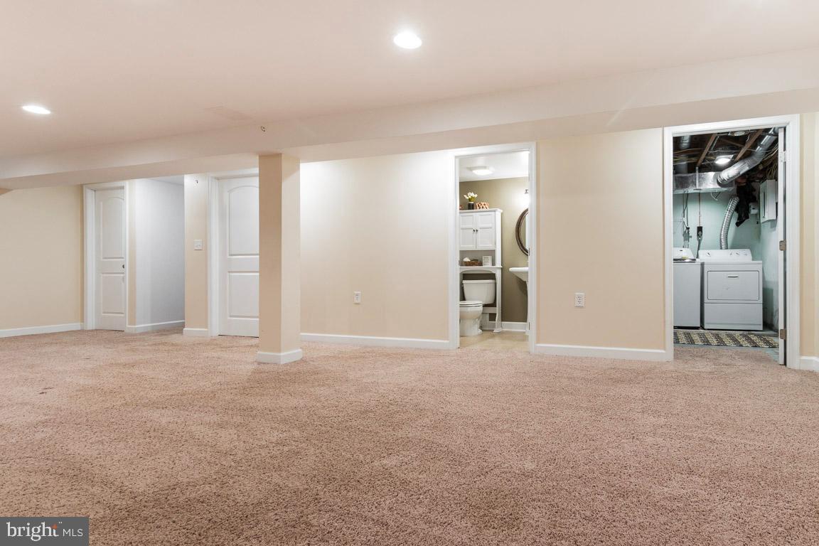 8120 Ridgely Oak Road Baltimore, MD 21234 - Photo 23 of 30