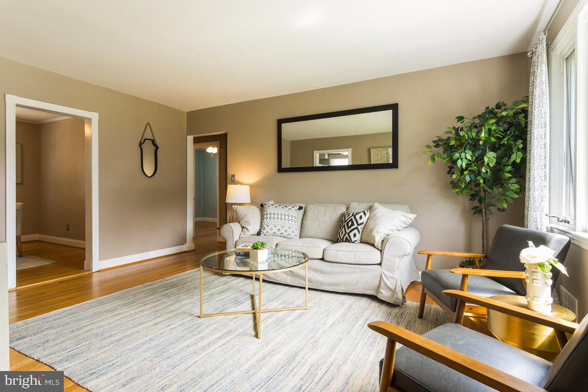 8120 Ridgely Oak Road Baltimore, MD 21234 - Photo 6 of 30