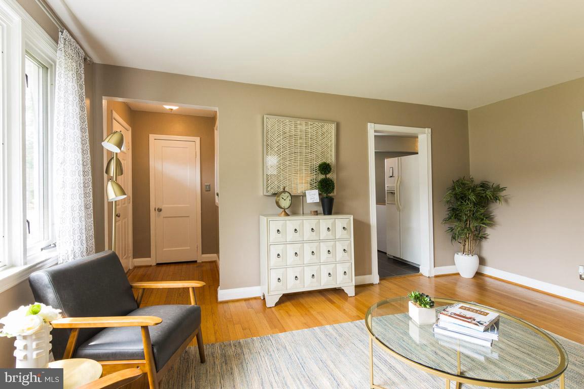 8120 Ridgely Oak Road Baltimore, MD 21234 - Photo 8 of 30