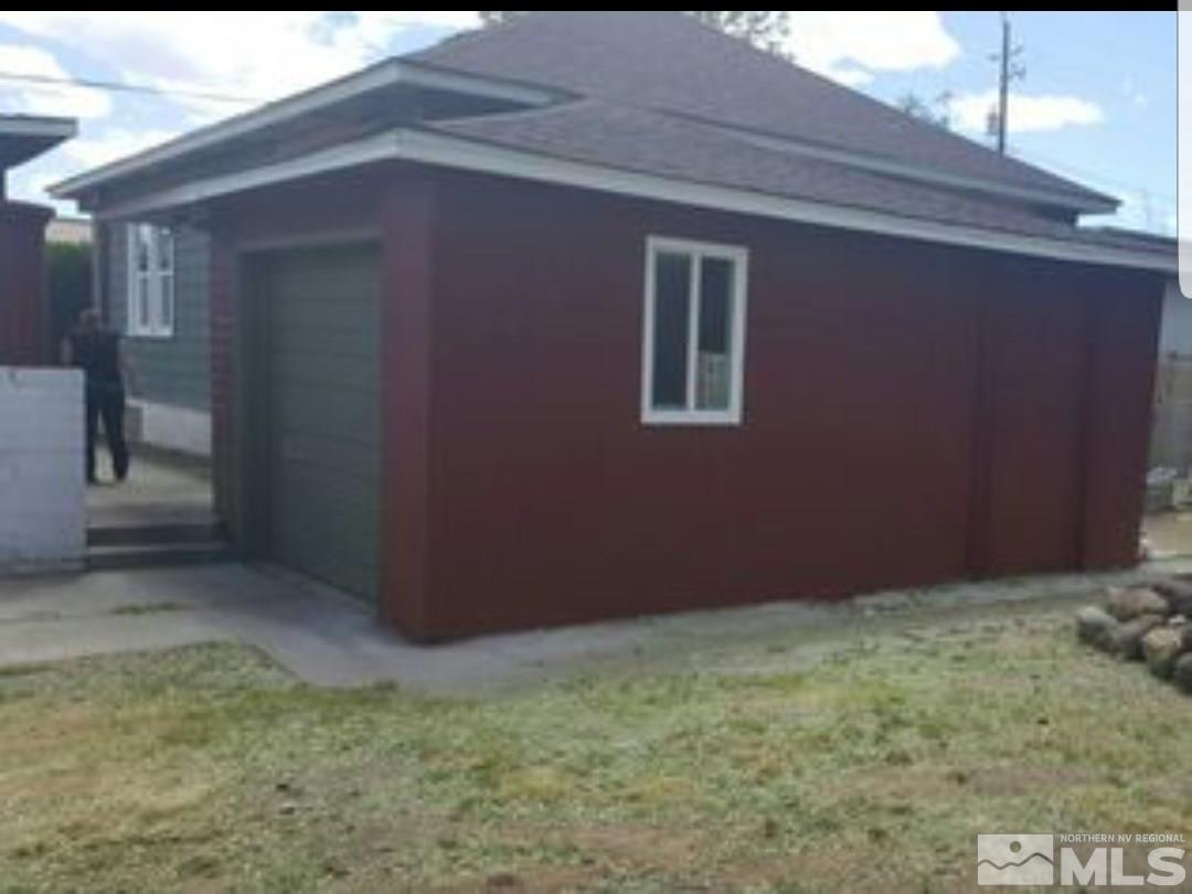 1285 East 9th Street Reno, NV 89512 - Photo 12 of 13 a backyard of a house