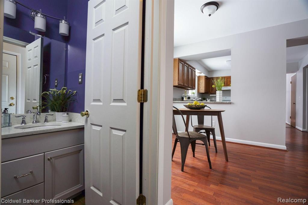 916 Dickson Lane Rochester Hills, MI 48307 - Photo 13 of 30
