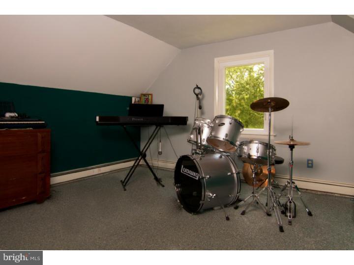 1013 Penny Road Green Lane, PA 18054 - Photo 14 of 22 Bedroom 3