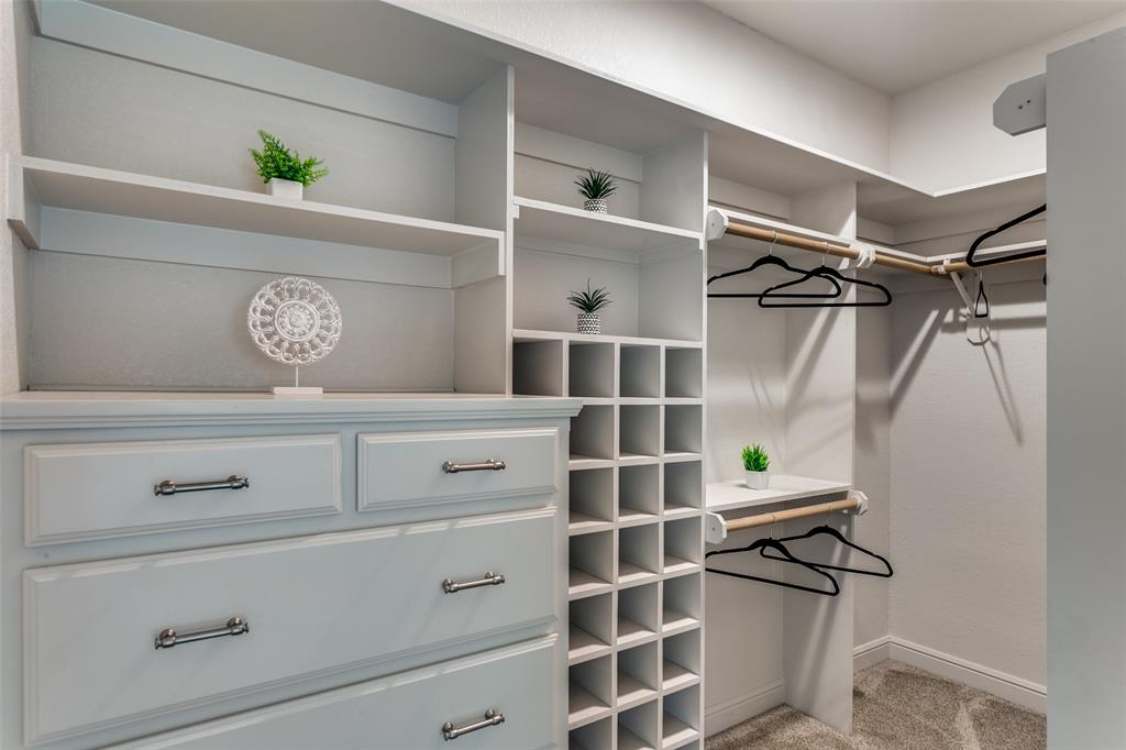 950 Turner Way Mansfield, TX 76063 - Photo 13 of 29 a close view of closet