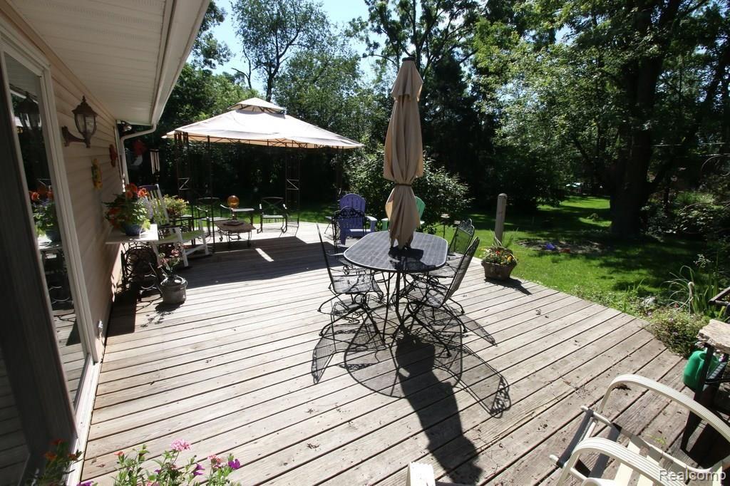 26432 Springland Street Farmington, MI 48334 - Photo 32 of 34