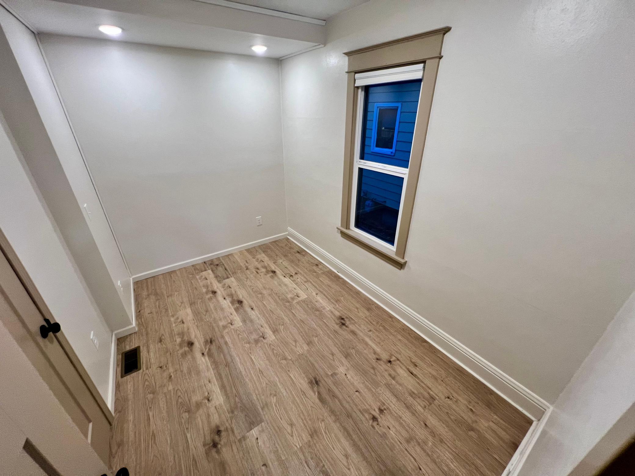 205 West Howard Street Hibbing, MN 55746 - Photo 21 of 29