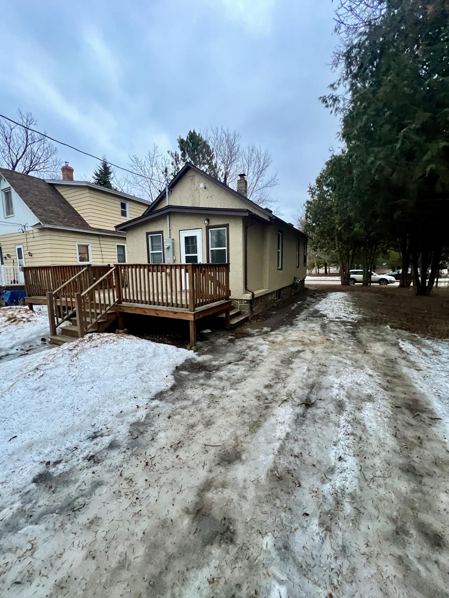 205 West Howard Street Hibbing, MN 55746 - Photo 5 of 29