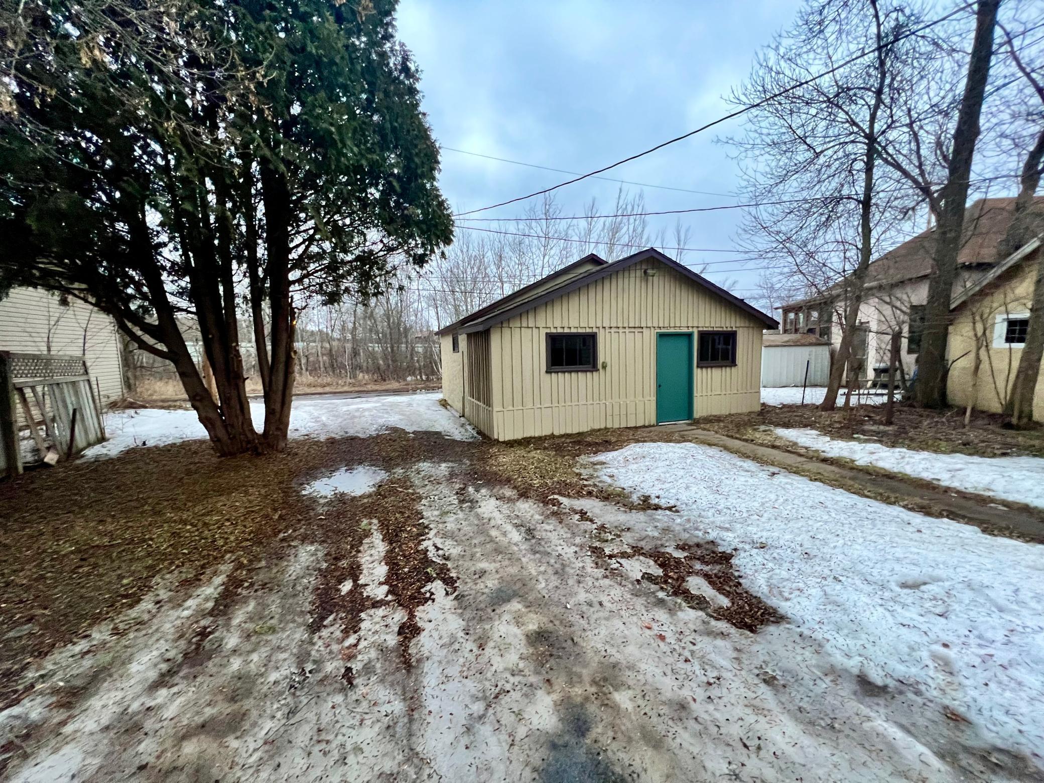 205 West Howard Street Hibbing, MN 55746 - Photo 8 of 29