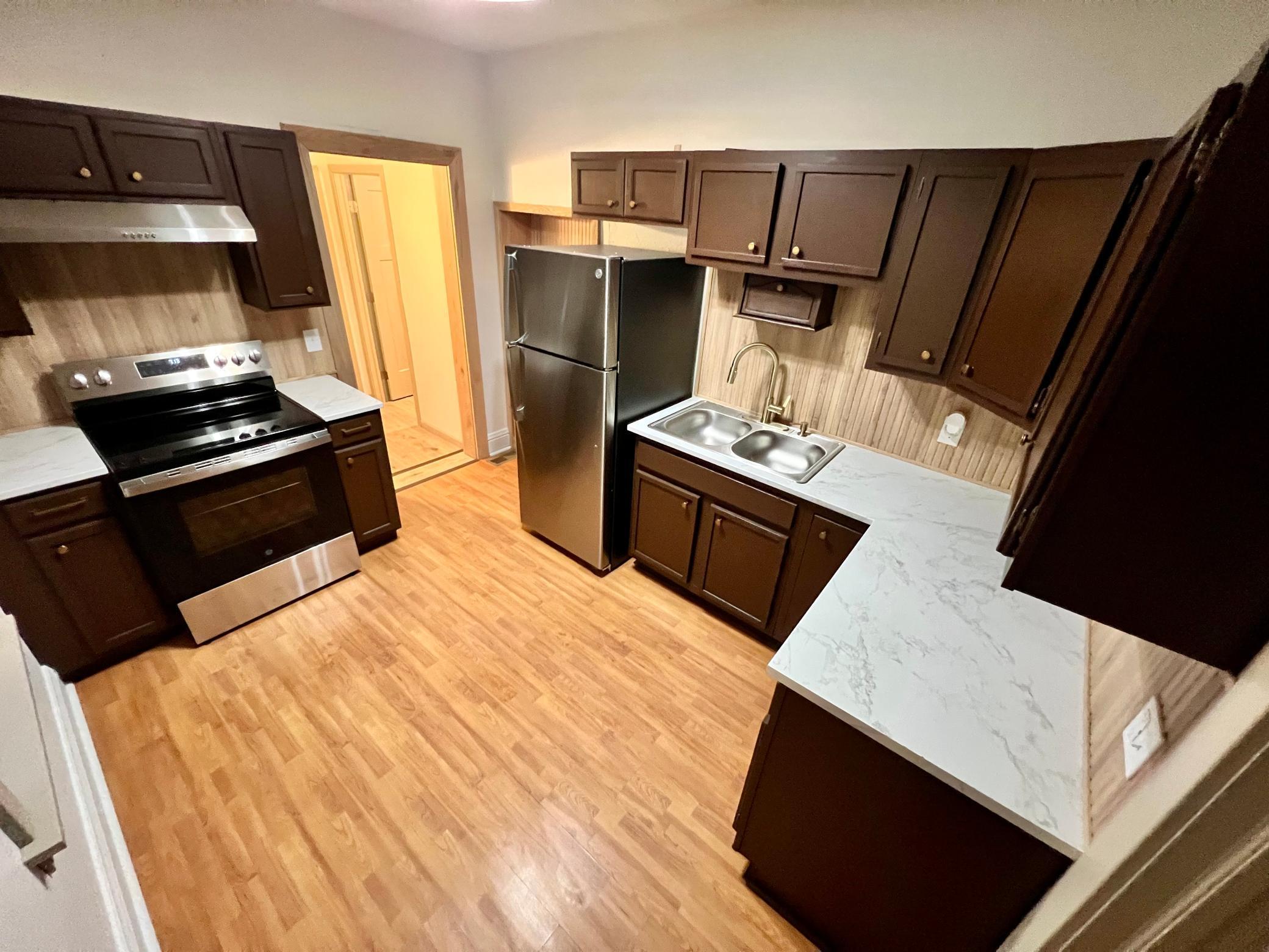 205 West Howard Street Hibbing, MN 55746 - Photo 9 of 29