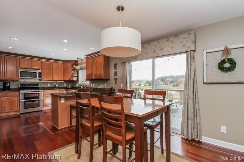 1193 Thorn Ridge Drive Howell, MI 48843 - Photo 11 of 43 016-Breakfast_Room-1537938-mls.jpg