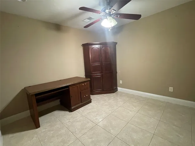 $259,900 | 405 Shadylawn Street, Shoreacres, TX 77571