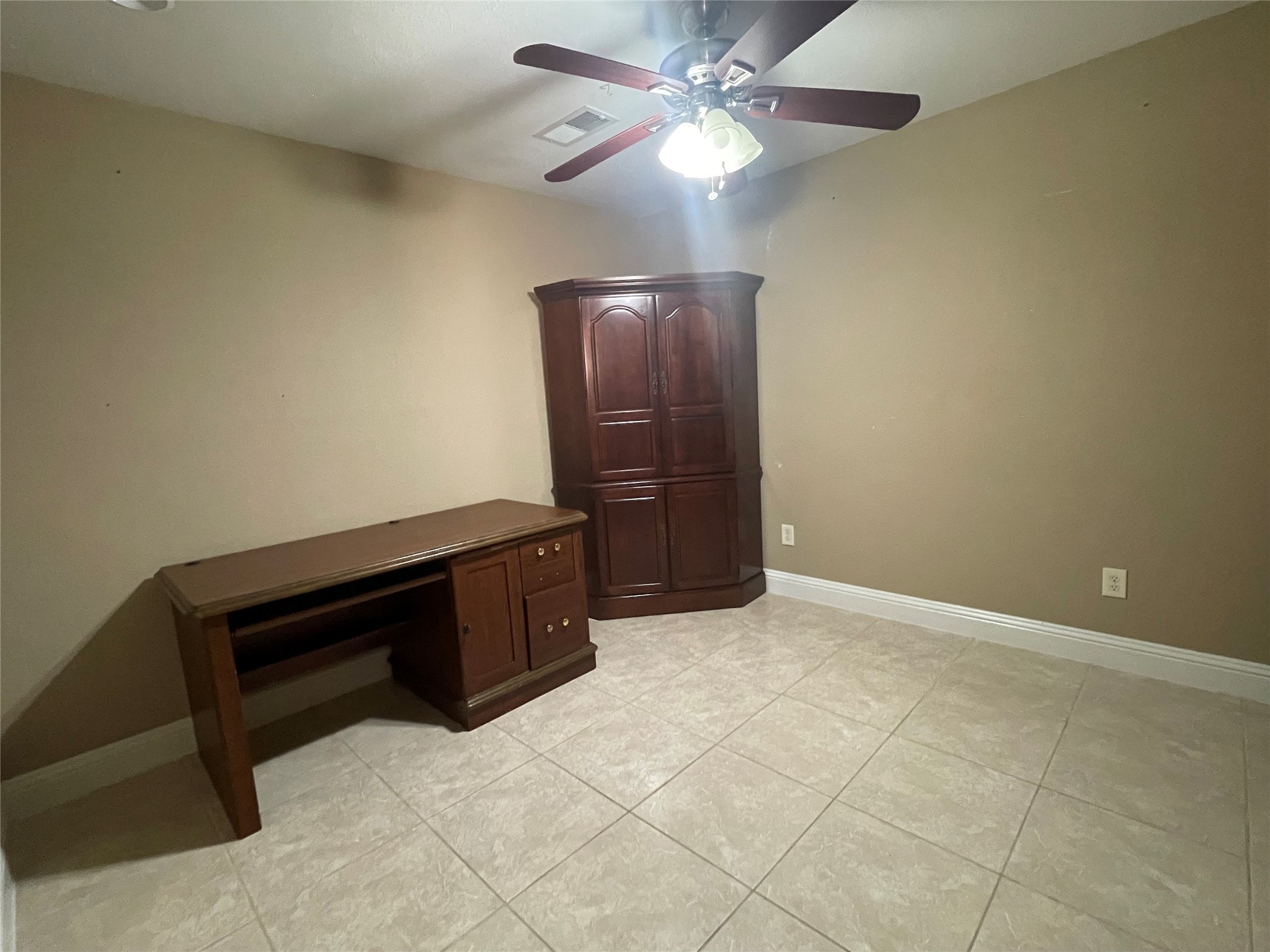 405 Shadylawn Street Shoreacres, TX 77571 - Photo 16 of 19 Office-Studio