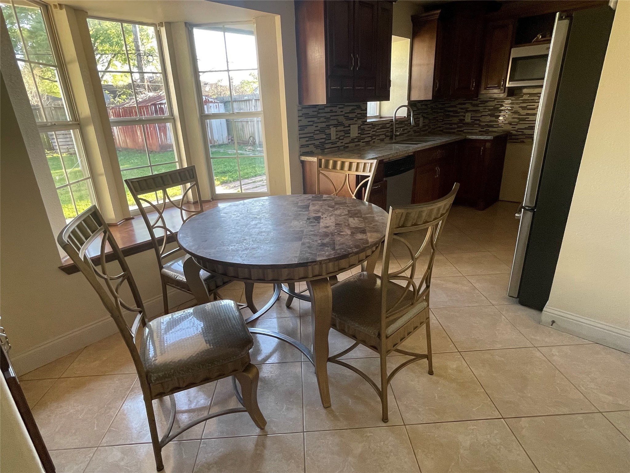 405 Shadylawn Street Shoreacres, TX 77571 - Photo 17 of 19 Breakfast room