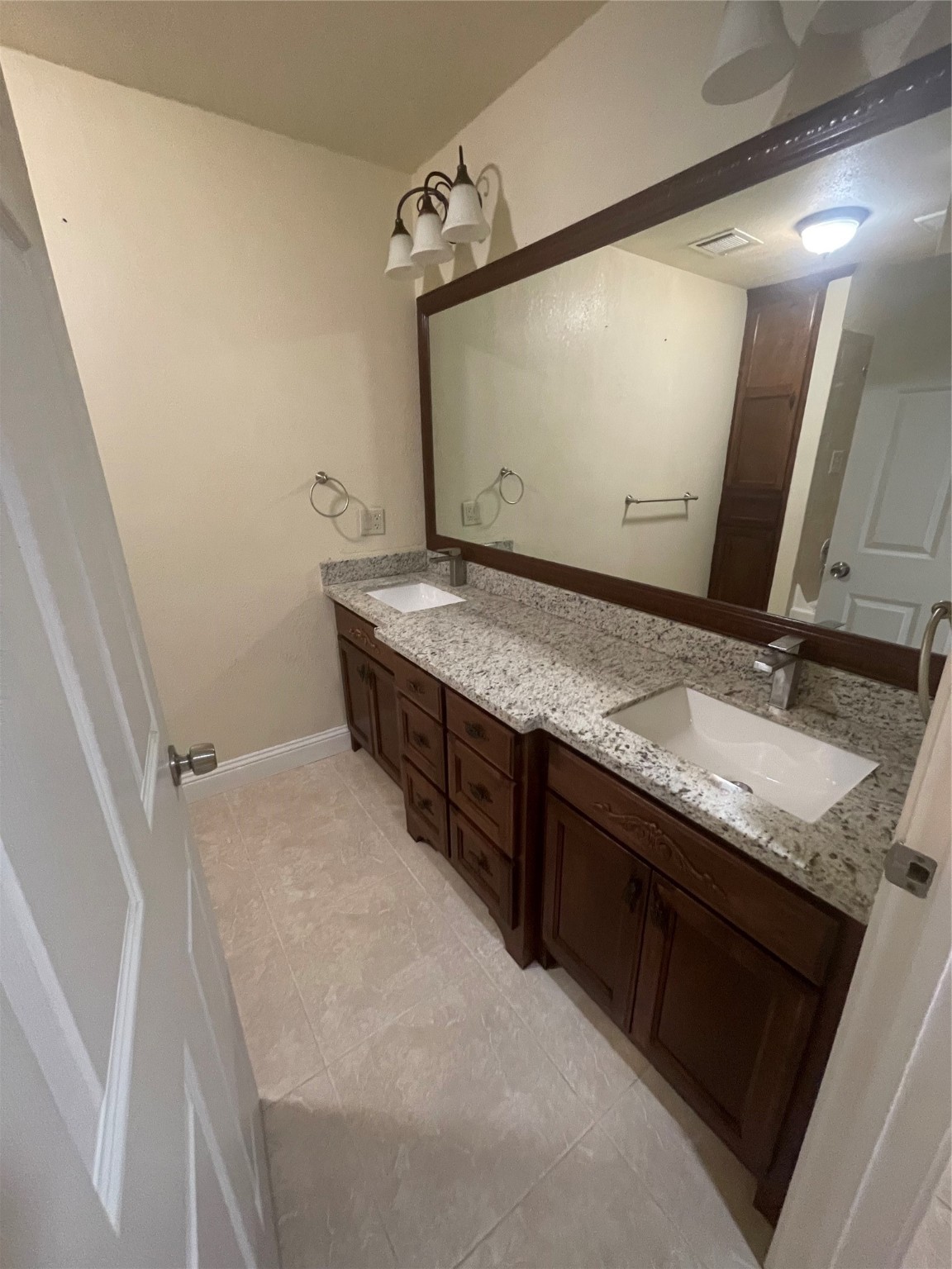 405 Shadylawn Street Shoreacres, TX 77571 - Photo 10 of 19 Master Bath